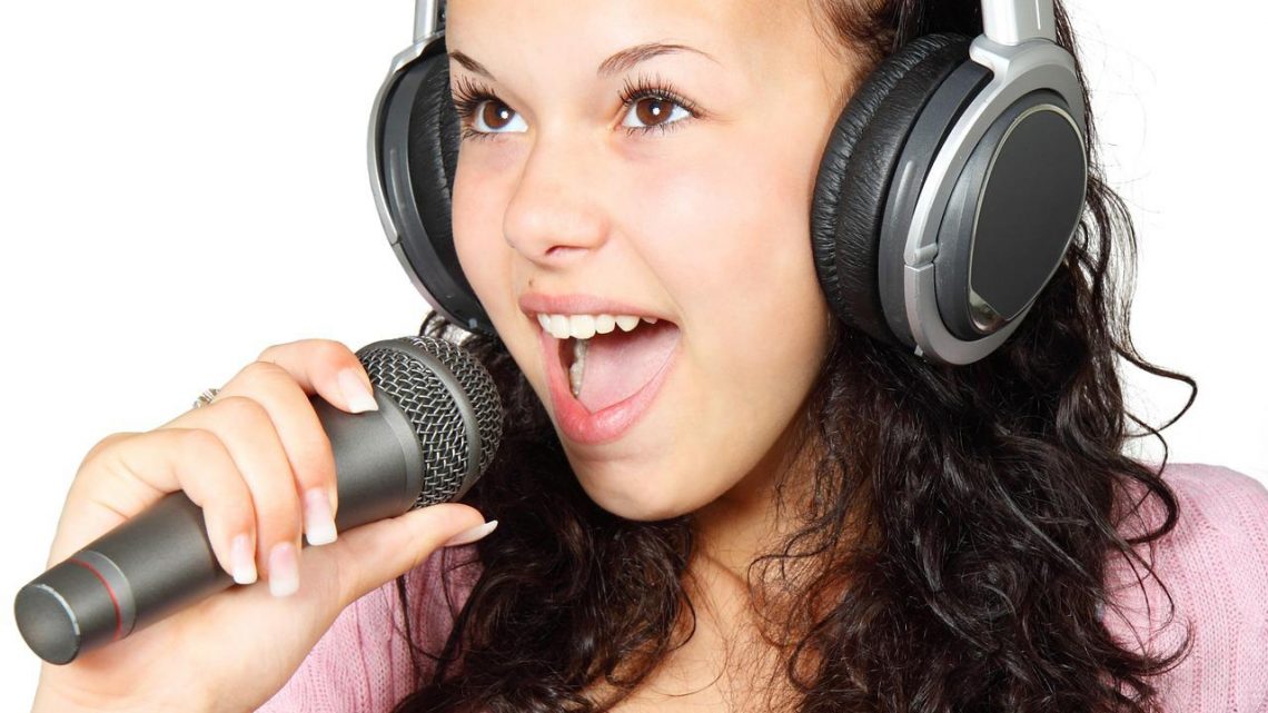 Zoom sur les avantages du karaoke pour les enfants